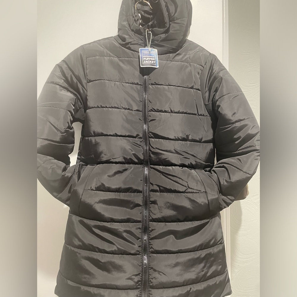✨✨Girls Small Puffer Black Waist length Jacket❄️